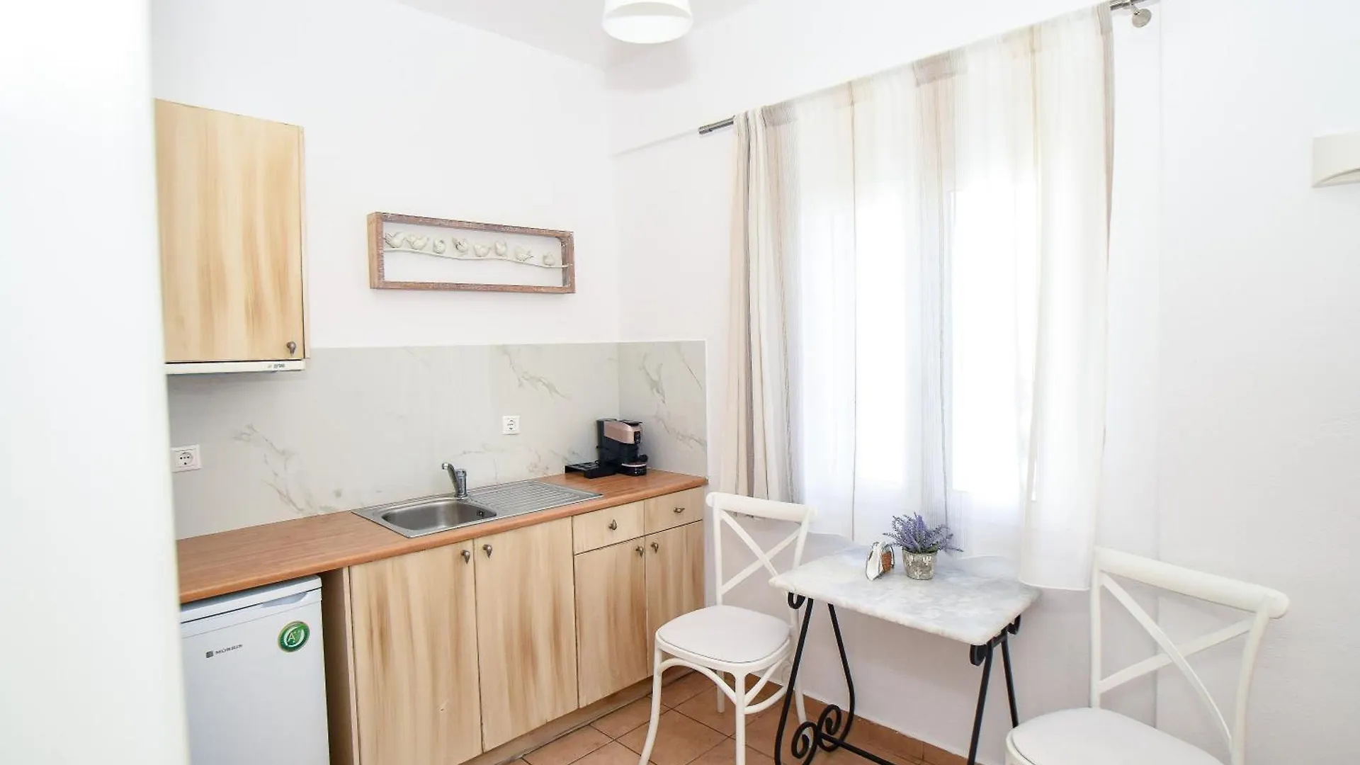 Celeste Apartments Ορνός