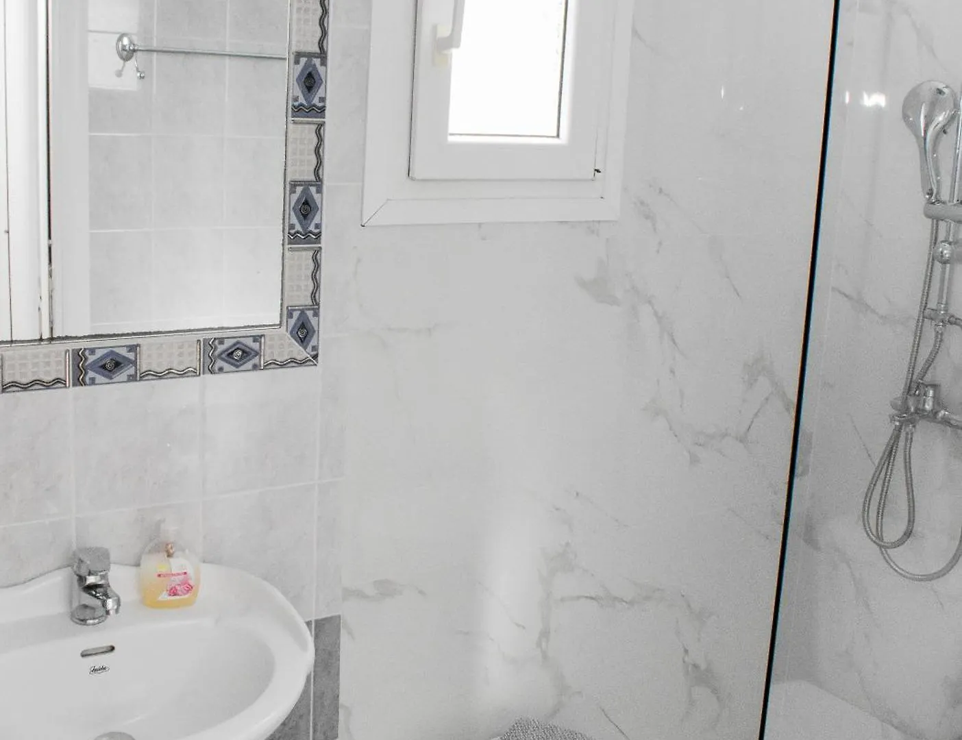 Celeste Apartments Ορνός